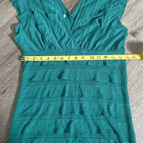 Elegant Max Studio Womens Green Tiered double v top. Lightly used. - Picture 3 of 4